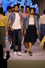 at Preview of Marks & Spencer Spring Summer Collection 2019 at ITC Grand Central on 7th Feb 2019 (20)_5c611e81533d3.JPG