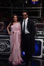 Anil Kapoor and Madhuri Dixit on sets of Super Dancer chapter 3 on 11th Feb 2019 (23)_5c6274a0ee60c.jpg