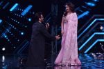 Anil Kapoor and Madhuri Dixit on sets of Super Dancer chapter 3 on 11th Feb 2019 (29)_5c6274a493a1d.jpg
