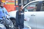 Karisma Kapoor_s daughter Samiera spotted at maple store in bandra on 19th Feb 2019 (13)_5c6d071304407.jpg