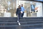 Karisma Kapoor_s daughter Samiera spotted at maple store in bandra on 19th Feb 2019 (5)_5c6d070957621.jpg