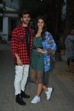 Kartik Aaryan & Kriti Sanon spotted at macdock office for promotion of film Lukka Chuppi on 19th Feb 2019 (25)_5c6d09c846eee.jpg