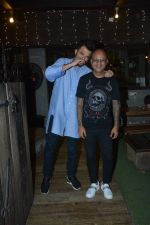 Anil Kapoor with Hakim Aalim at Hakim_s salon in bandra on 21st Feb 2019 (7)_5c6fb1078cf5b.jpg