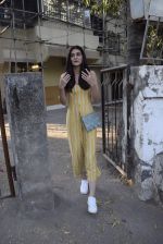 Kriti Sanon spotted at Kromkay juhu on 25th Feb 2019 (28)_5c763d0065a13.jpg