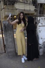 Kriti Sanon spotted at Kromkay juhu on 25th Feb 2019 (38)_5c763d149e7f1.jpg