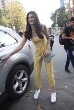 Kriti Sanon spotted at Kromkay juhu on 25th Feb 2019 (47)_5c763d2597c62.jpg