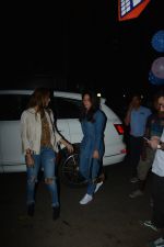 Kareena Kapoor and amrita Arora spotted at palli Bhavan Bandra on 27th Feb 2019 (2)_5c7785090dde6.jpg