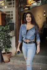 Nidhhi Agerwal spotted at fable juhu on 27th Feb 2019 (7)_5c778865d06e6.jpg