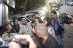 Shraddha kapoor meets her fans on her birthday at juhu on 4th March 2019 (36)_5c80d17551841.jpg