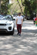 Karan Deol & Sahher Bamba spotted at juhu on 13th March 2019 (2)_5c8a0976a390f.jpg