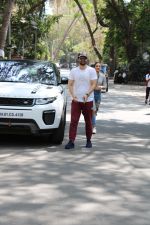 Karan Deol & Sahher Bamba spotted at juhu on 13th March 2019 (3)_5c8a0978287fe.jpg