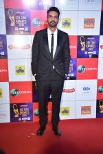 Arjun Rampal at Zee cine awards red carpet on 19th March 2019