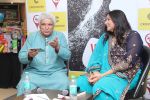 Javed Akhtar At The Launch Of Author Sonal Sonkavde 2nd Book _SO WHAT_ on 10th June 2019 (8)_5d02403db6f31.jpg