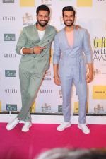 Vicky Kaushal, Sunny Kaushal at the Red Carpet of 1st Edition of Grazia Millennial Awards on 19th June 2019 on 19th June 2019  (24)_5d0b33ef8bee1.jpg