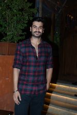  Sunny Kaushal spotted at juhu on 21st June 2019 (6)_5d0de668cfd6c.JPG