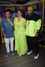 Sonakshi Sinha, Badshah, Varun Sharma for the promotions of film Khandaani Shafakhana at Tseries office in andheri on 21st June 2019 (1)_5d0de9041b5ad.jpg