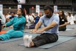 Sunil Shetty at world yoga day in NSCI worli on 21st June 2019 (4)_5d0de78562bda.jpg