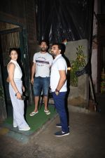 Zaheer Khan, Sagarika Ghatge & Yuvraj Singh spotted at palli village cafe bandra on 21st June 2019 (8)_5d0de7d2e9421.JPG