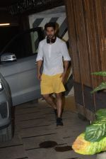 Varun Dhawan spotted at gym in juhu on 25th June 2019 (5)_5d1316973a7d7.JPG