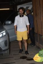 Varun Dhawan spotted at gym in juhu on 25th June 2019 (7)_5d13169c6749e.JPG