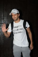 Vatsal Seth spotted at gym in juhu on 25th June 2019 (9)_5d1316b15d54f.JPG
