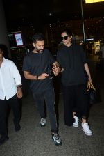 Sonam Kapoor & Anand Ahuja spotted at airport on 26th June 2019 (12)_5d15c0810e673.JPG