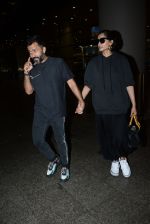 Sonam Kapoor & Anand Ahuja spotted at airport on 26th June 2019 (4)_5d15c0767ced6.JPG