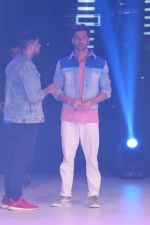 Hrithik Roshan on the sets of colors Dance Deewane in filmcity on 2nd July 2019 (46)_5d1c50406f31a.jpg