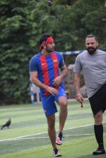 Ranbir Kapoor playing football at juhu on 7th July 2019 (26)_5d22f2cb9fd6b.JPG