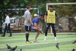 Ranbir Kapoor playing football at juhu on 7th July 2019 (37)_5d22f2e4e2303.JPG