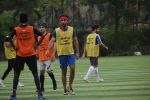 Ranbir Kapoor playing football at juhu on 7th July 2019 (65)_5d22f317d2cb3.JPG