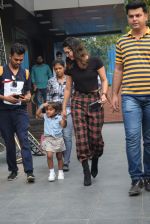 Sunny Leone with kids & husband spotted at play school in juhu on 18th July 2019 (10)_5d316b9b1a0bb.JPG
