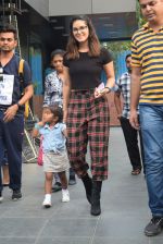 Sunny Leone with kids & husband spotted at play school in juhu on 18th July 2019 (12)_5d316ba0407fb.JPG