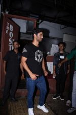 Sushant Singh Rajput spotted at bandra on 18th July 2019 (37)_5d31763973215.JPG