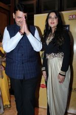 CM Devendra Fadnavis with wife Amruta Fadnavis at the red carpet of NBT Utsav Awards 2019 (3)_5d3ea66f1b581.jpg