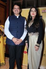 CM Devendra Fadnavis with wife Amruta Fadnavis at the red carpet of NBT Utsav Awards 2019 (7)_5d3ea675b310b.jpg
