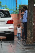 Sunny Leone with kids spotted at juhu on 1st Aug 2019 (38)_5d43e6582cc88.JPG