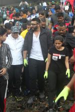Arjun Kapoor will be flagging off the 2nd edition of the Beach clean up drive at Carter Road in Mumbai on Sunday on 4th Aug 2019 (1)_5d47d5140a6b5.jpg