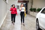  Mira Rajput spotted at Dharma films office in bandra on 6th Aug 2019 (6)_5d4a7b7e1854f.JPG