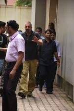  Sanjay Dutt spotted at Vishesh films office in Khar on 12th Aug 2019 (18)_5d525d597c4af.JPG