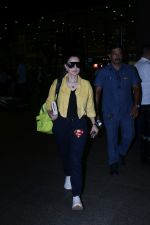 Ameesha Patel spotted at airport on 20th Aug 2019 (72)_5d5cf46b73cf9.JPG