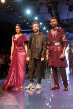Hardik Pandya and Lisa Haydon walk the ramp at Lakme Fashion week 2019 for designer Amit Aggarwal on 21st Aug 2019 (13)_5d5e44c275f58.JPG