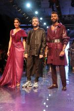 Hardik Pandya and Lisa Haydon walk the ramp at Lakme Fashion week 2019 for designer Amit Aggarwal on 21st Aug 2019 (17)_5d5e44c687d7f.JPG