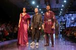 Hardik Pandya and Lisa Haydon walk the ramp at Lakme Fashion week 2019 for designer Amit Aggarwal on 21st Aug 2019 (9)_5d5e44bee0e79.JPG