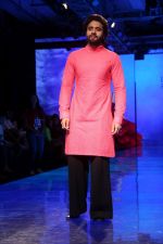 Jacky Bhagnani at lakme fashion week Day 1 on 21st Aug 2019 (21)_5d5e456628115.JPG