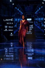 Lisa Haydon walk the ramp at Lakme Fashion week 2019 for designer Amit Aggarwal on 21st Aug 2019 (12)_5d5e44e6a5d64.JPG