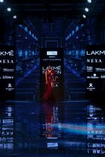 Lisa Haydon walk the ramp at Lakme Fashion week 2019 for designer Amit Aggarwal on 21st Aug 2019 (3)_5d5e44d72a0b1.JPG