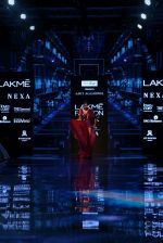 Lisa Haydon walk the ramp at Lakme Fashion week 2019 for designer Amit Aggarwal on 21st Aug 2019 (4)_5d5e44d8d6308.JPG