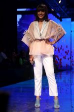 Manasi Scott at lakme fashion week Day 1 on 21st Aug 2019 (14)_5d5e45b313b45.JPG