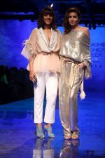 Manasi Scott, Shonali Nagrani at lakme fashion week Day 1 on 21st Aug 2019 (10)_5d5e45b8c1d0c.JPG